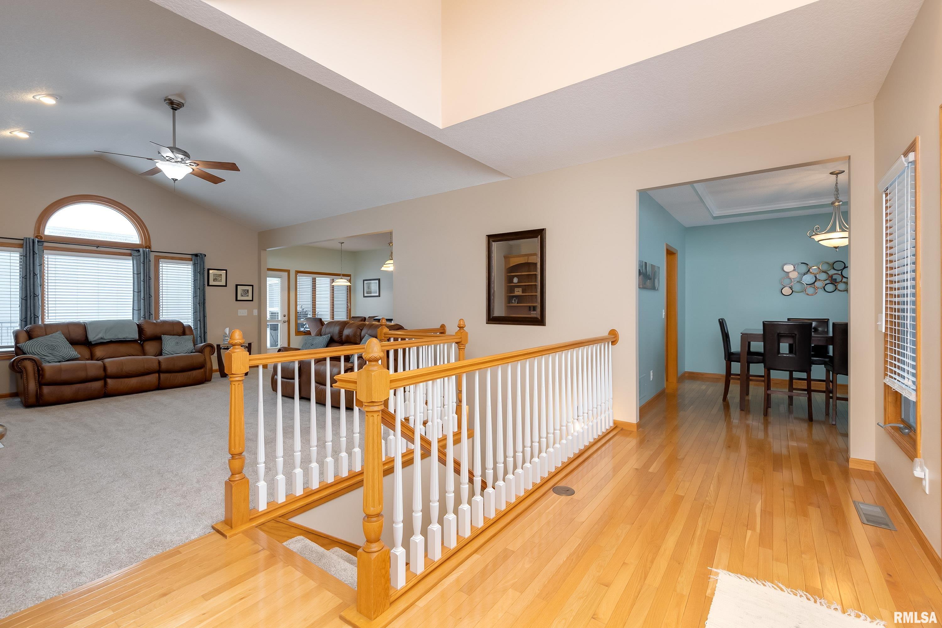 5805 Cardinal Road Bettendorf, IA 52722 - Photo 4 of 39 Gallery Image 4