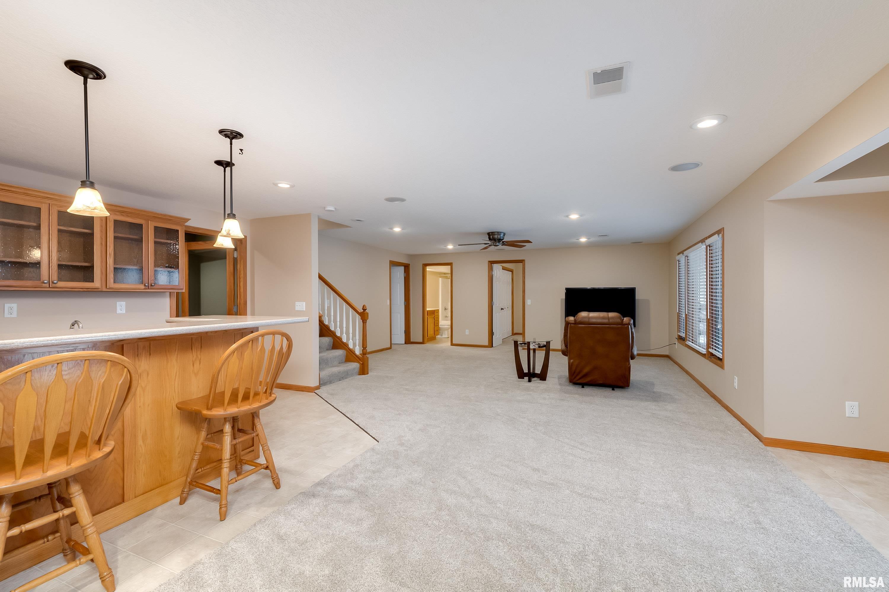 5805 Cardinal Road Bettendorf, IA 52722 - Photo 32 of 39 Gallery Image 32