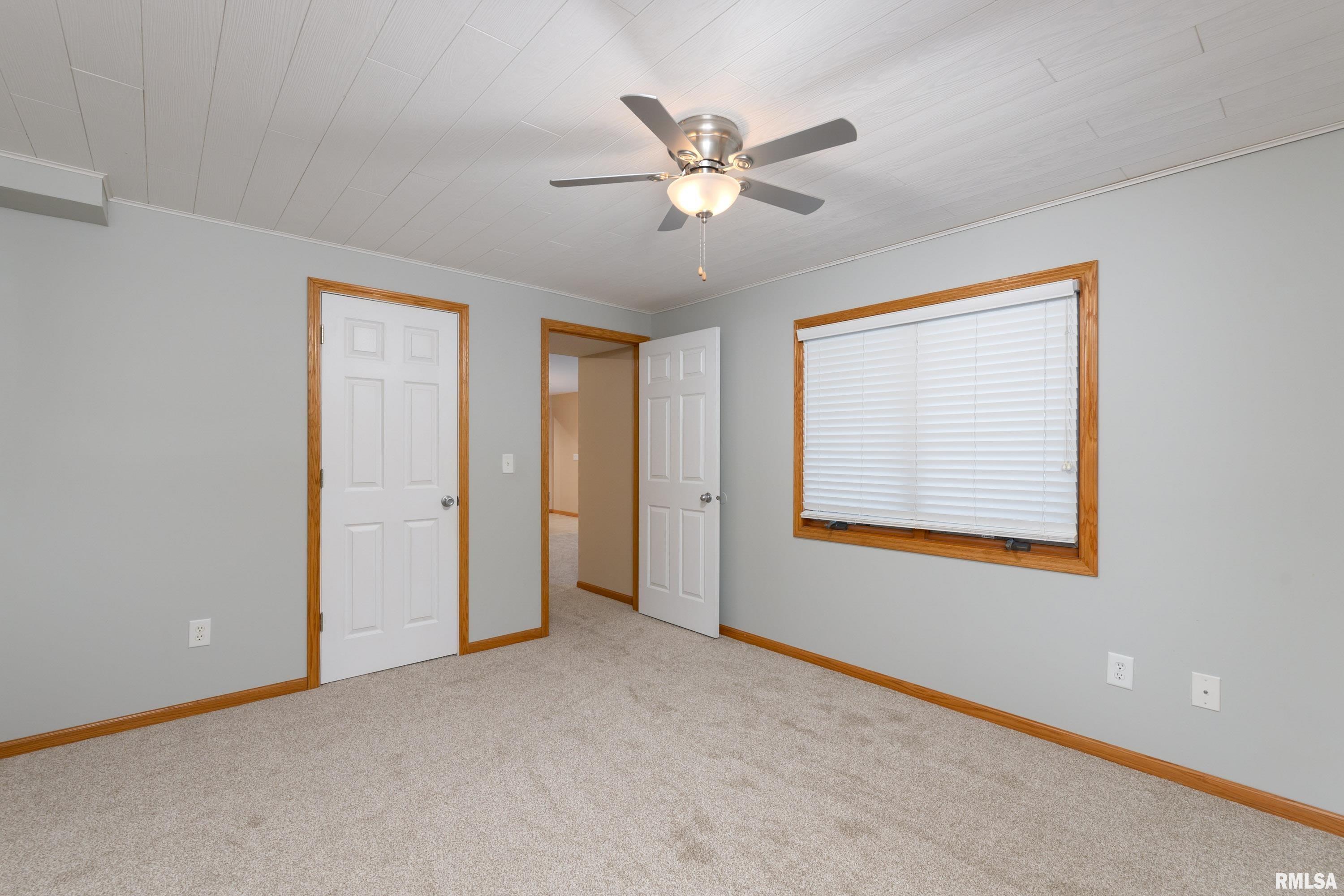 5805 Cardinal Road Bettendorf, IA 52722 - Photo 33 of 39 Gallery Image 33
