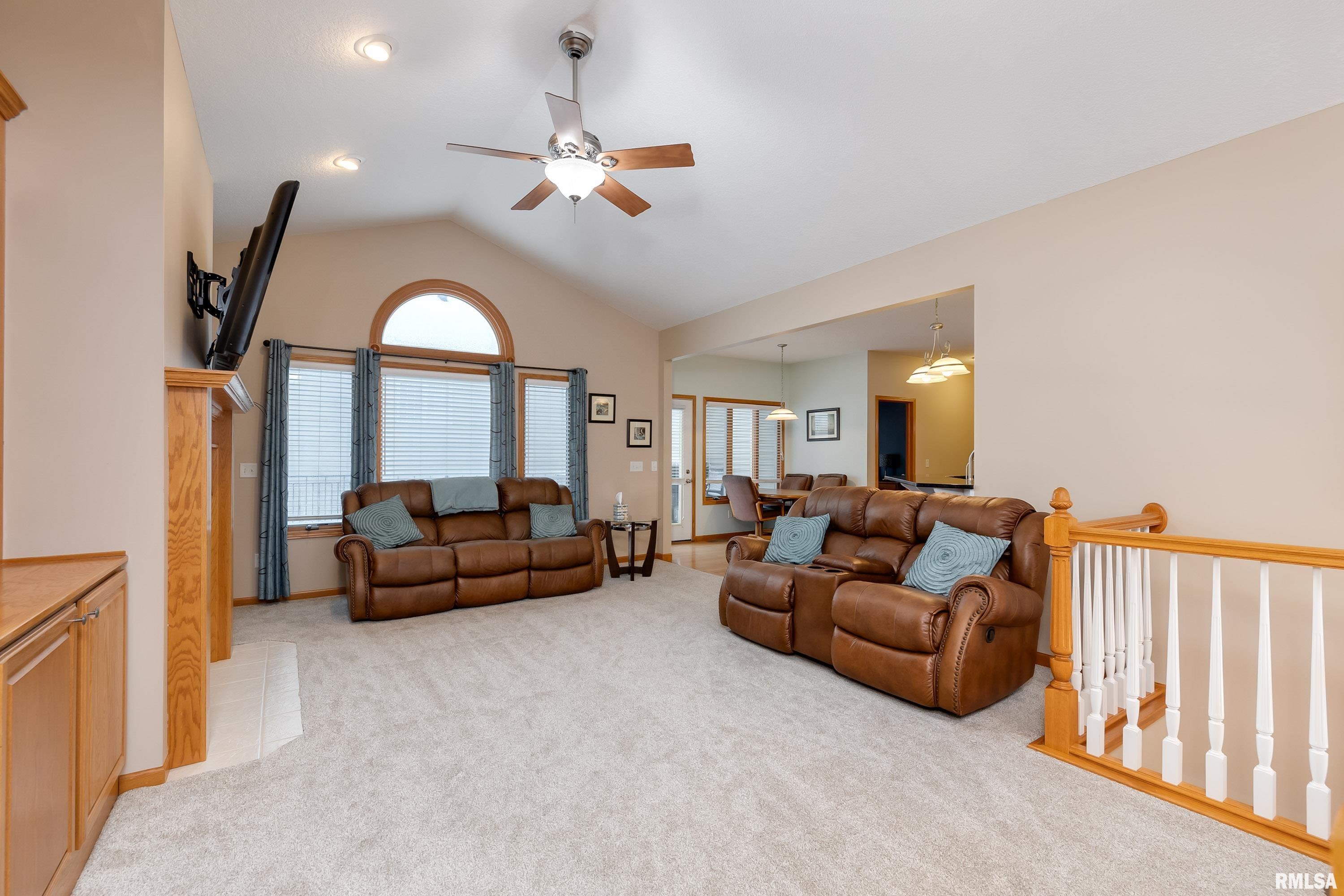5805 Cardinal Road Bettendorf, IA 52722 - Photo 7 of 39 Gallery Image 7