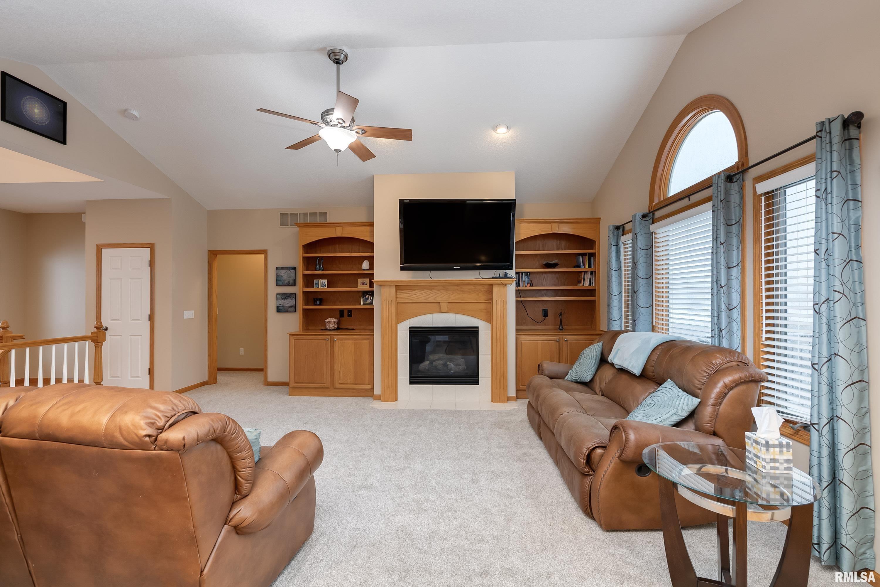 5805 Cardinal Road Bettendorf, IA 52722 - Photo 9 of 39 Gallery Image 9