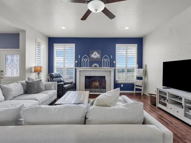 $615,000 | 6859 County Road 1140, Leonard, TX 75452