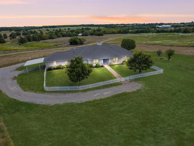 $615,000 | 6859 County Road 1140, Leonard, TX 75452