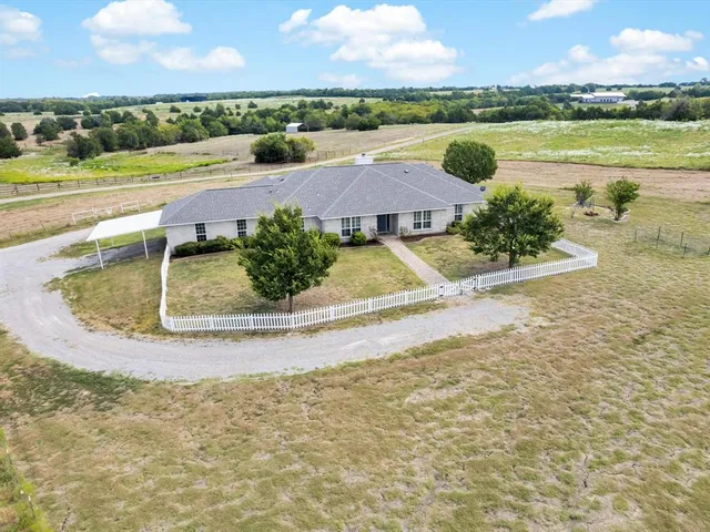 $615,000 | 6859 County Road 1140, Leonard, TX 75452