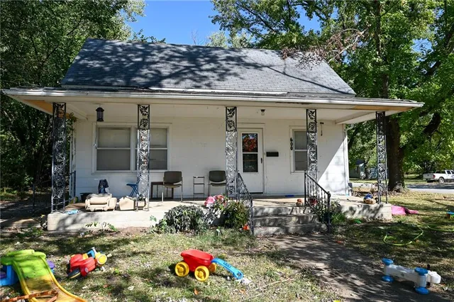 $100,000 | 600 West Hunter Street, Nevada, MO 64772