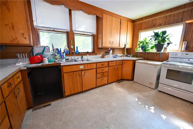 $100,000 | 600 West Hunter Street, Nevada, MO 64772