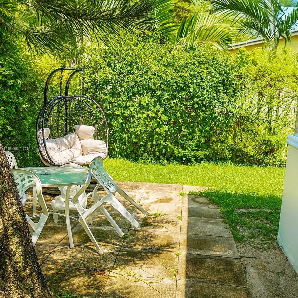 504 Southwest 10th Street, Unit 2 Hallandale Beach, FL 33009 - Photo 2 of 14