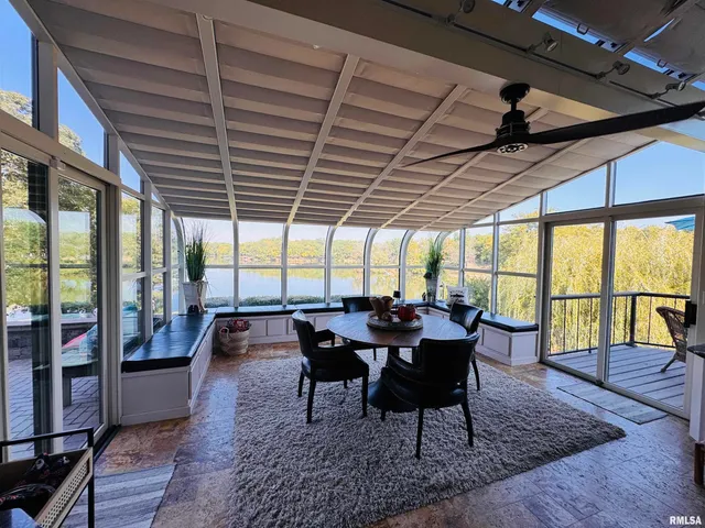 $1,100,000 | 15558 East Kenabeck Trail, Cuba, IL 61427