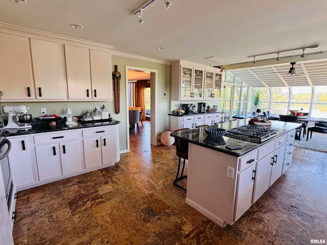 $1,100,000 | 15558 East Kenabeck Trail, Cuba, IL 61427