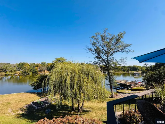 $1,100,000 | 15558 East Kenabeck Trail, Cuba, IL 61427