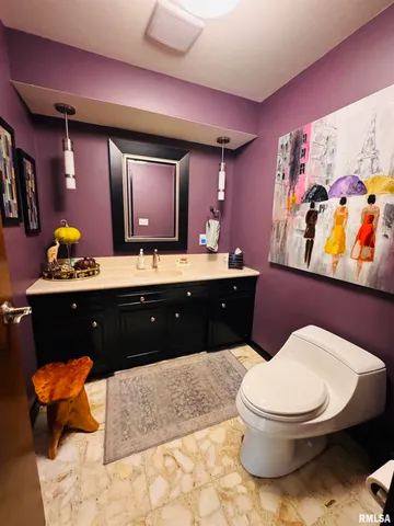 $1,100,000 | 15558 East Kenabeck Trail, Cuba, IL 61427