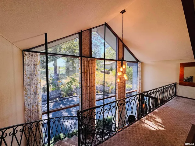 $1,100,000 | 15558 East Kenabeck Trail, Cuba, IL 61427