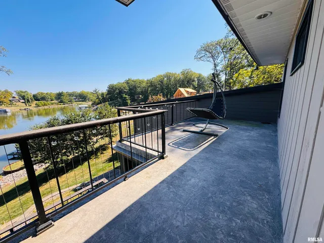 $1,100,000 | 15558 East Kenabeck Trail, Cuba, IL 61427