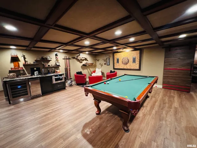 $1,100,000 | 15558 East Kenabeck Trail, Cuba, IL 61427