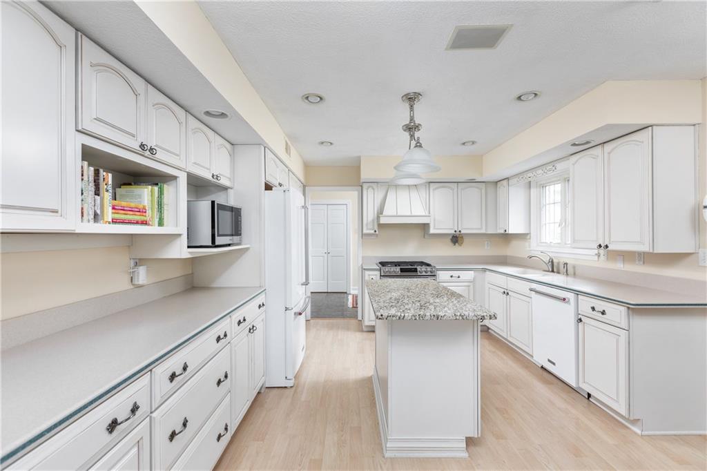 11454 Ditch Road Carmel, IN 46032 - Photo 13 of 32 Gallery Image 13
