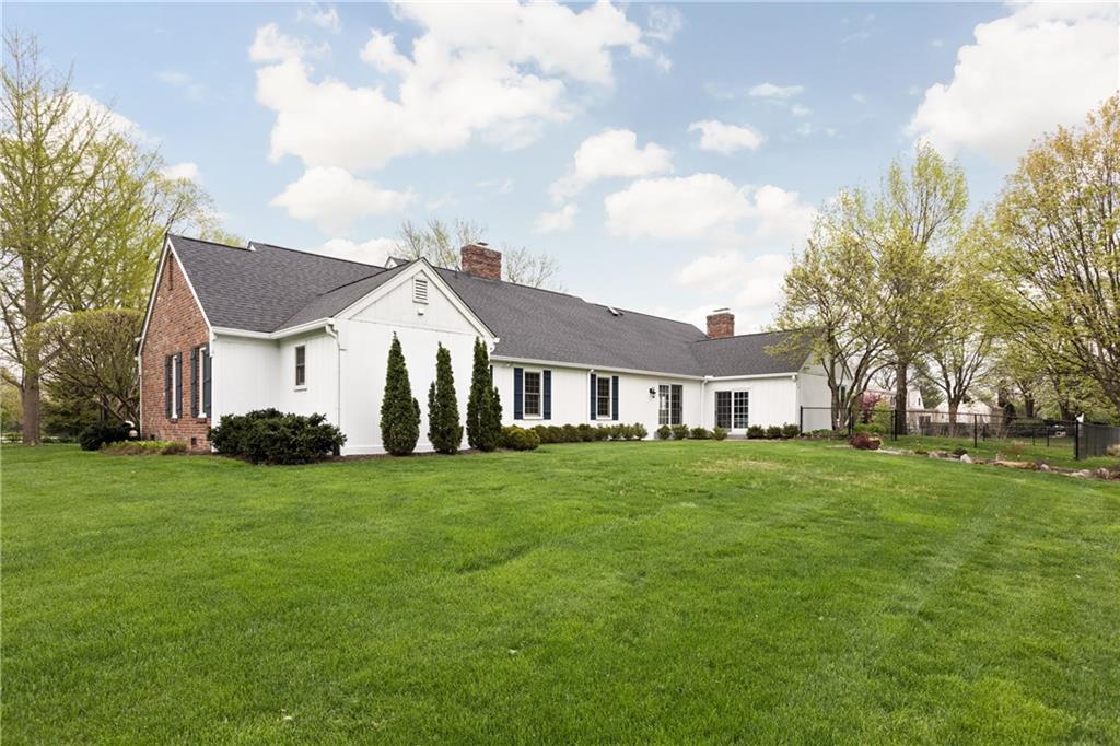 11454 Ditch Road Carmel, IN 46032 - Photo 3 of 32 Gallery Image 3