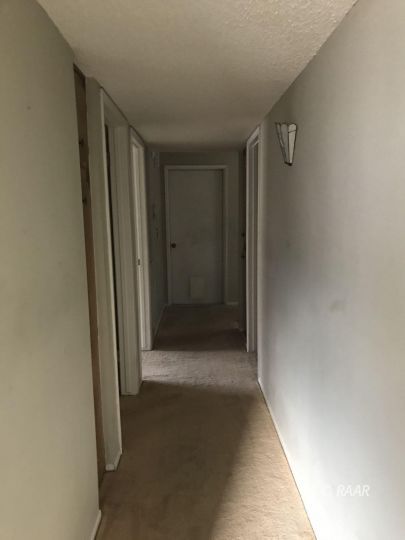 1219 North Erwin Street Ridgecrest, CA 93555 - Photo 13 of 20 a view of hallway