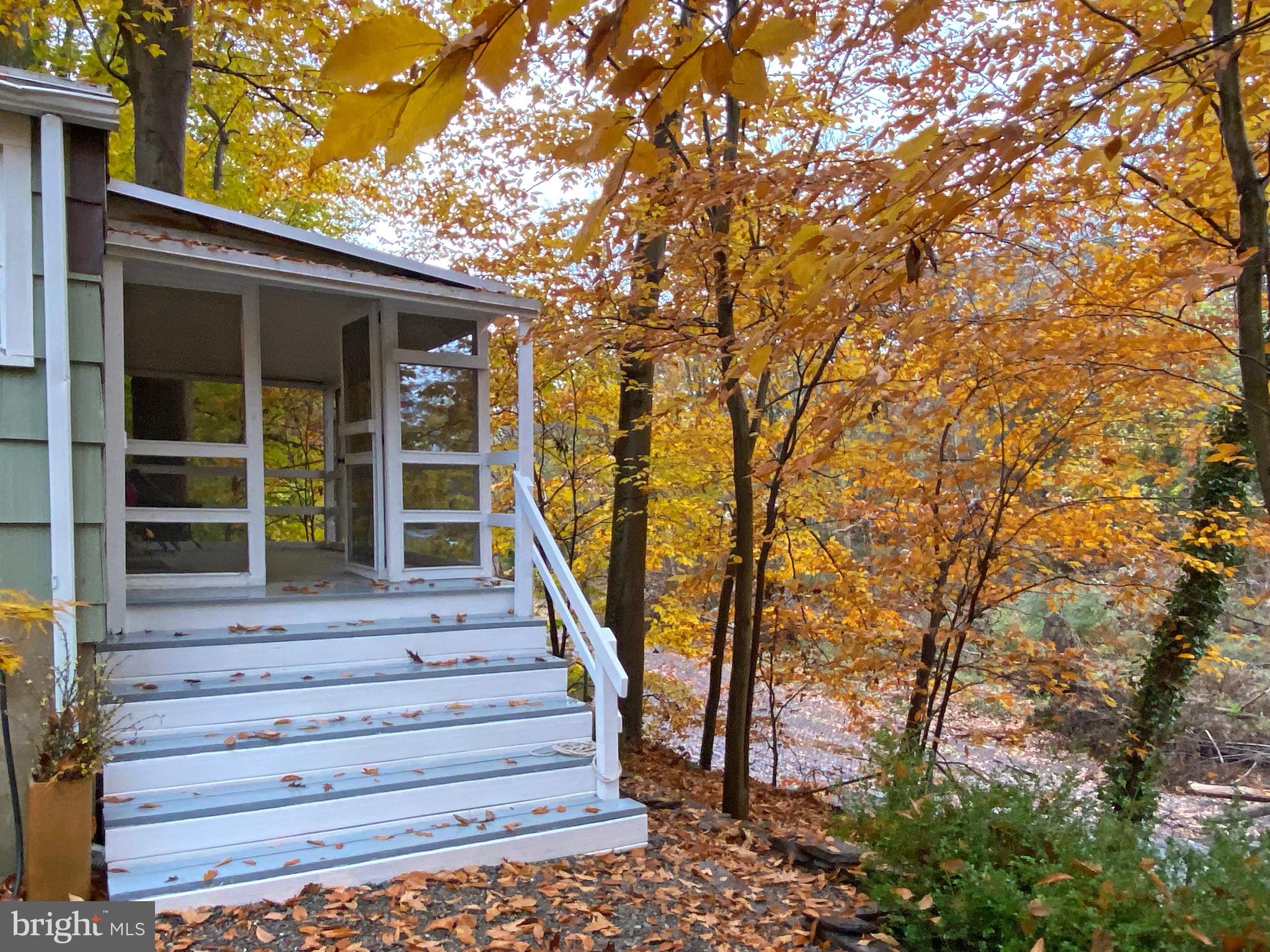 27 Jacobs Creek Road Ewing, NJ 08628 - Photo 2 of 29 Gallery Image 2