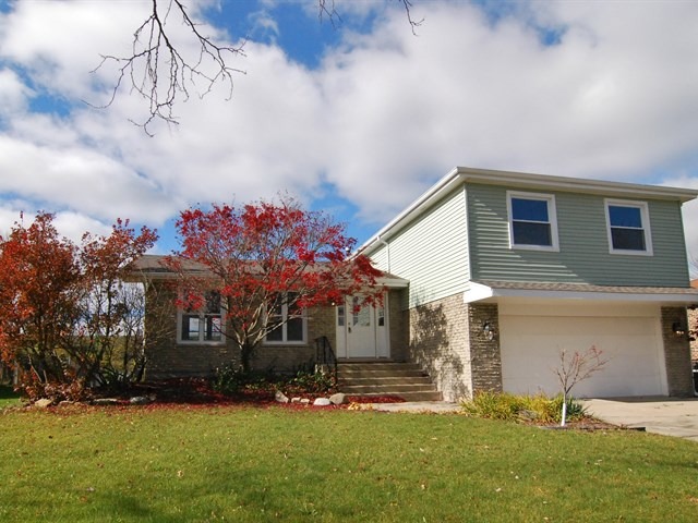 646 Highland Road Matteson, IL 60443 - Photo 1 of 20