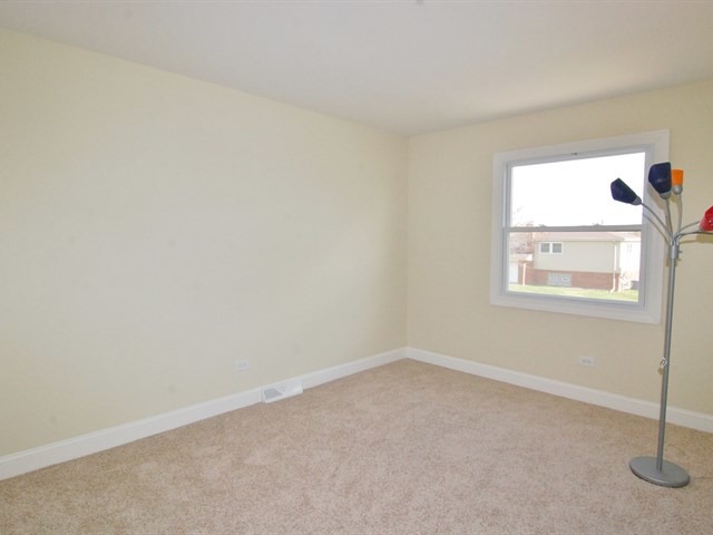 646 Highland Road Matteson, IL 60443 - Photo 16 of 20