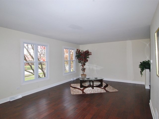 646 Highland Road Matteson, IL 60443 - Photo 2 of 20