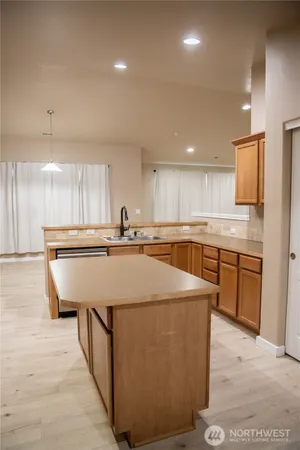 $469,000 | 1324 East Polk Court, Moses Lake, WA 98837