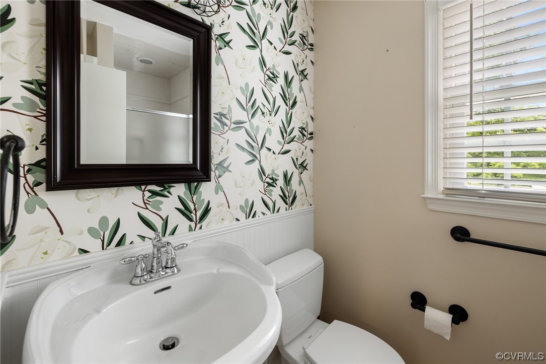 561 Fords Road Manakin-Sabot, VA 23103 - Photo 14 of 33 a bathroom with a sink and a mirror