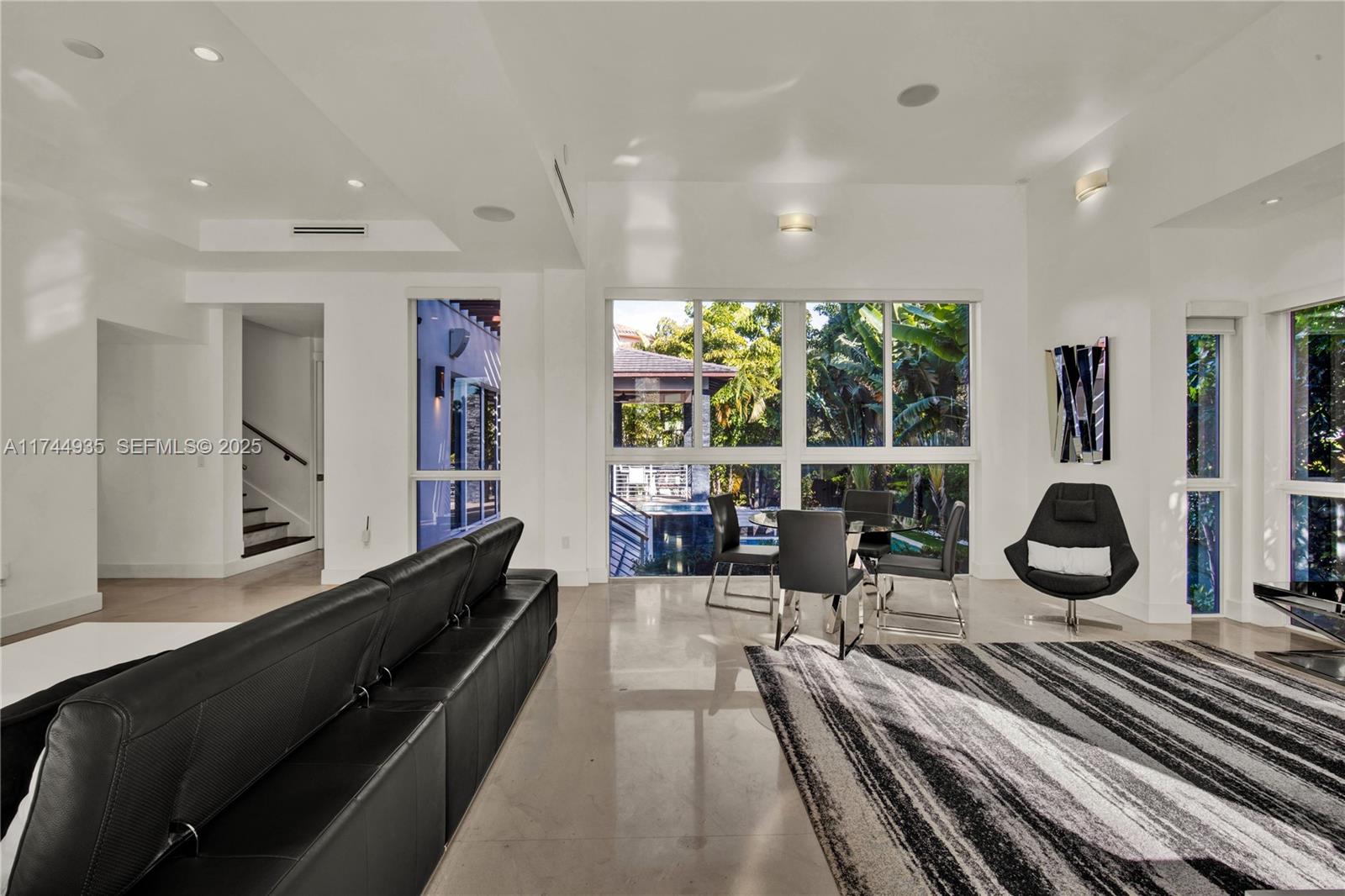 573 Warren Lane Key Biscayne, FL 33149 - Photo 20 of 35 Photo 20