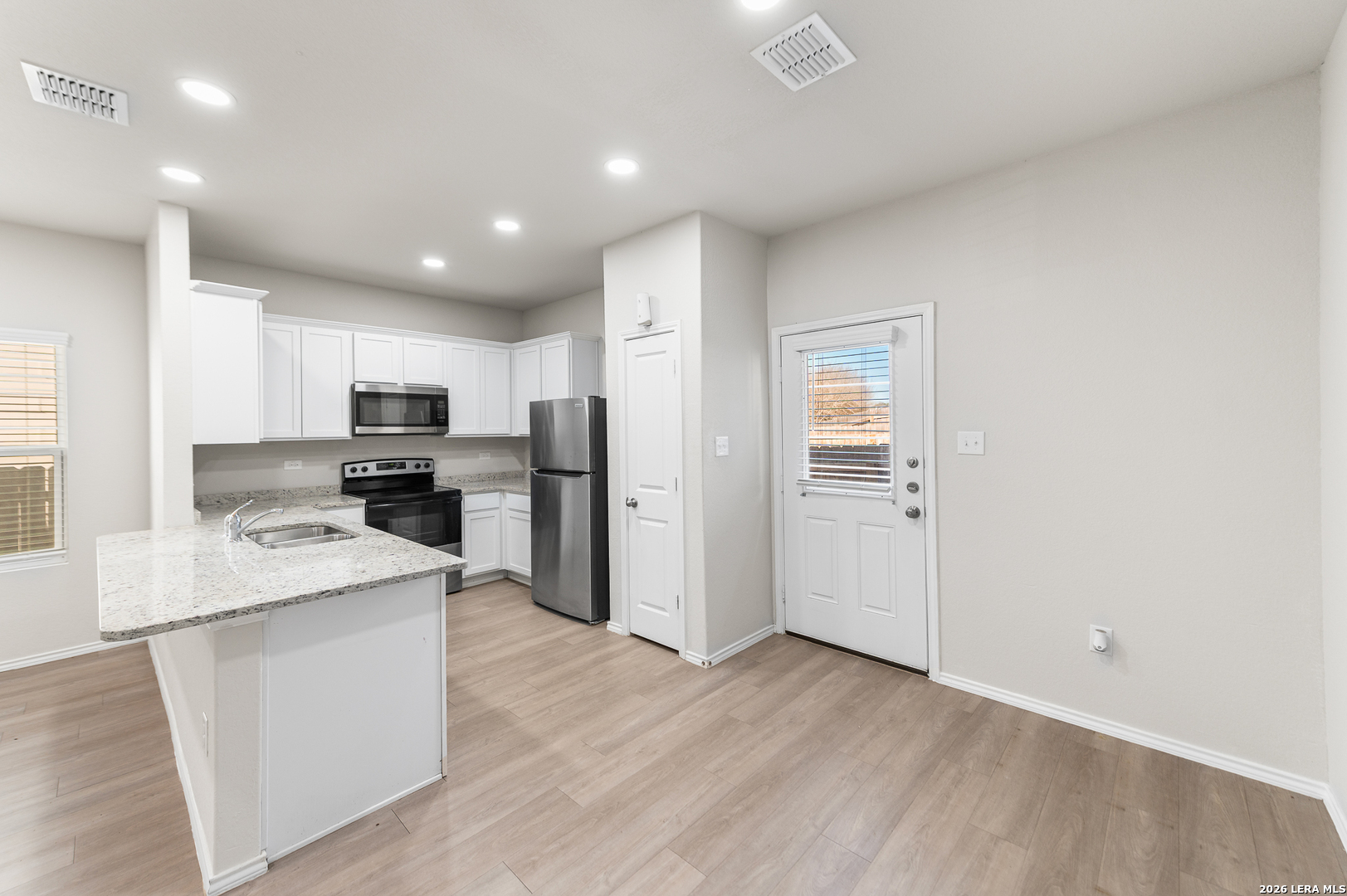 7356 Misty Ridge Converse, TX 78109 - Photo 16 of 40