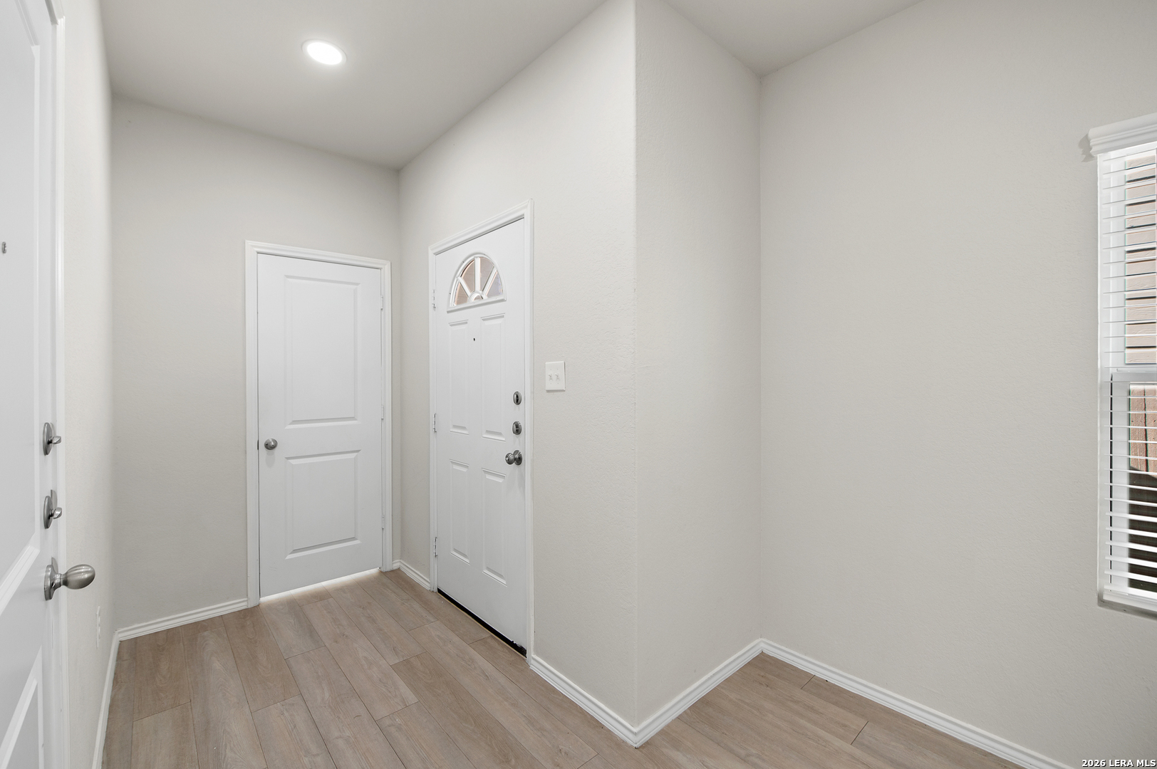 7356 Misty Ridge Converse, TX 78109 - Photo 3 of 40