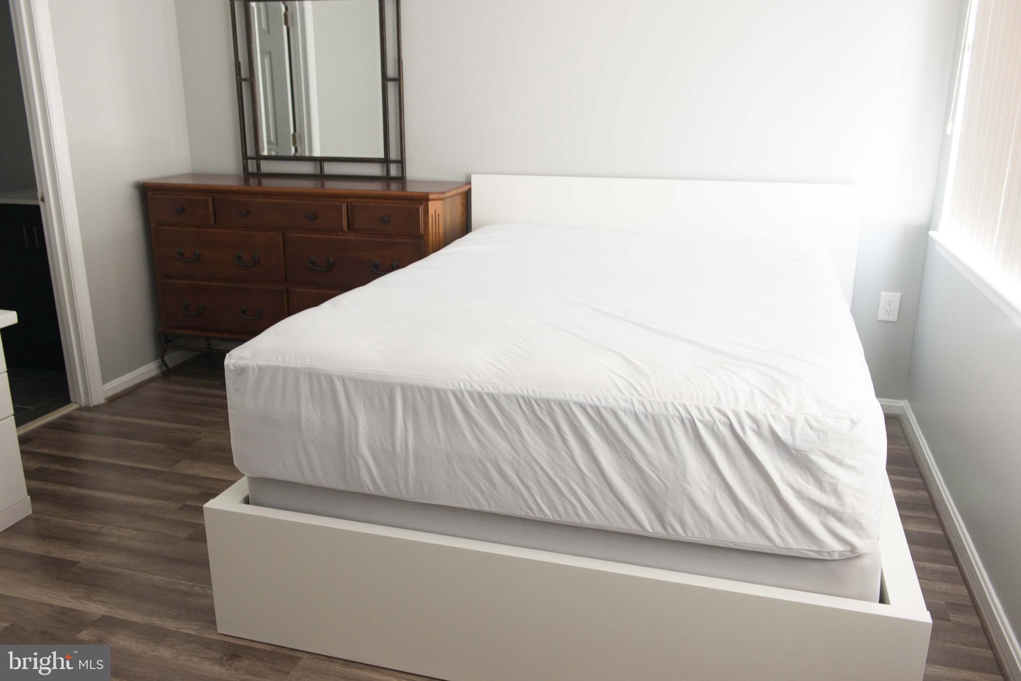 1301 North Courthouse Road, Unit 1507 Arlington, VA 22201 - Photo 20 of 35 a close up of a mirror