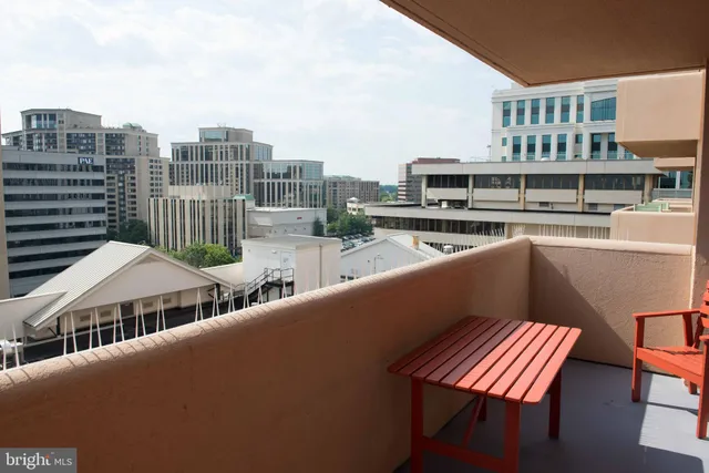 $498,000 | 1301 North Courthouse Road, Unit 1507, Arlington, VA 22201