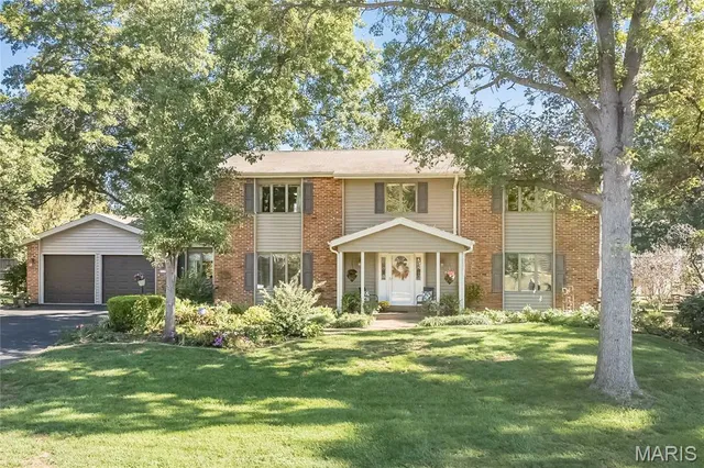 $625,000 | 1620 Chalmers Drive, Chesterfield, MO 63017