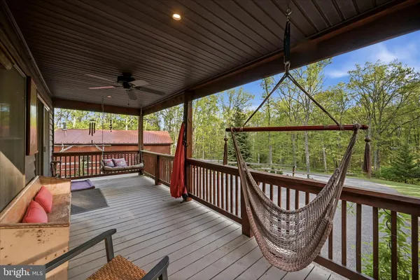 $699,900 | 330 Sideling Mtn Drive, Paw Paw, WV 25434