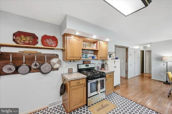 $699,900 | 330 Sideling Mtn Drive, Paw Paw, WV 25434