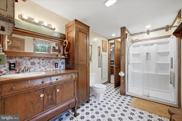 $699,900 | 330 Sideling Mtn Drive, Paw Paw, WV 25434