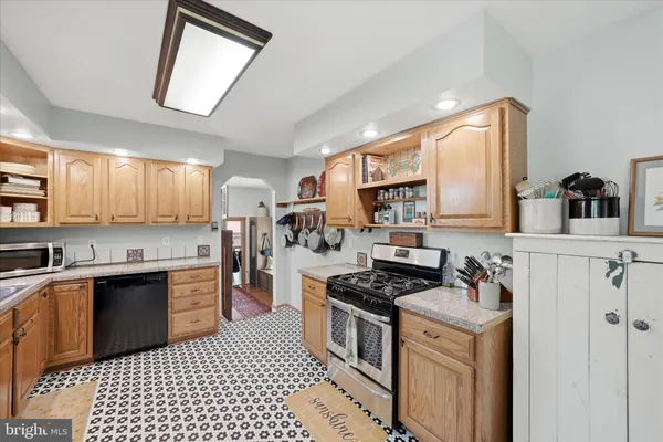 $699,900 | 330 Sideling Mtn Drive, Paw Paw, WV 25434