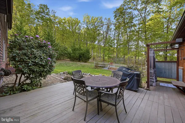 $699,900 | 330 Sideling Mtn Drive, Paw Paw, WV 25434