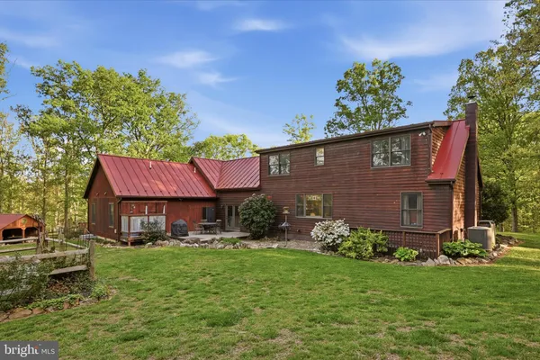 $699,900 | 330 Sideling Mtn Drive, Paw Paw, WV 25434