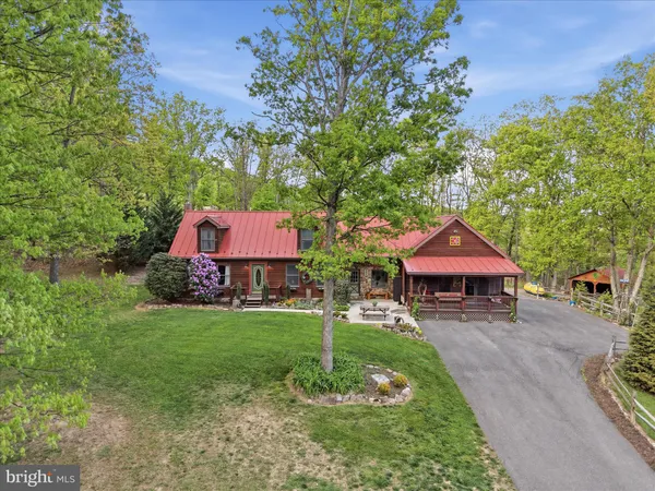 $699,900 | 330 Sideling Mtn Drive, Paw Paw, WV 25434
