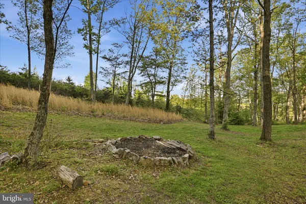 $699,900 | 330 Sideling Mtn Drive, Paw Paw, WV 25434
