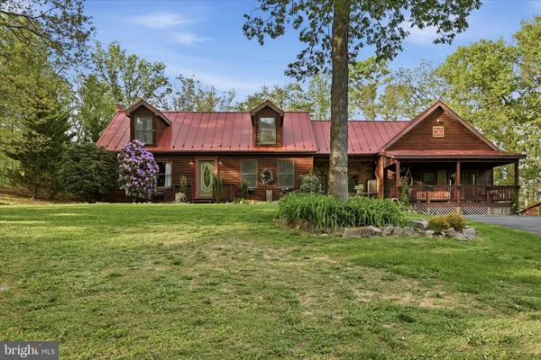 $699,900 | 330 Sideling Mtn Drive, Paw Paw, WV 25434