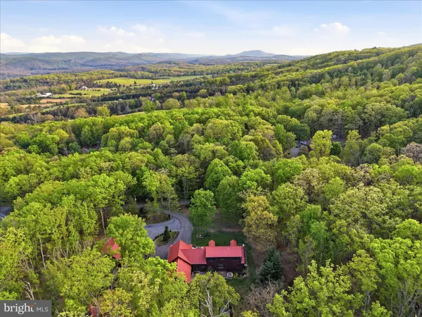 $699,900 | 330 Sideling Mtn Drive, Paw Paw, WV 25434