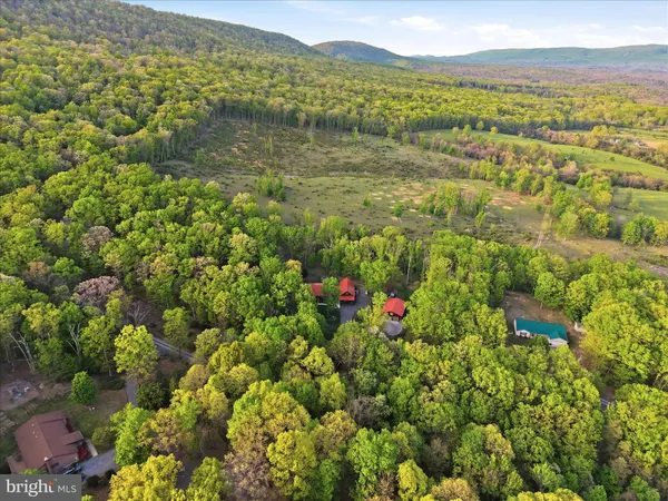 $699,900 | 330 Sideling Mtn Drive, Paw Paw, WV 25434