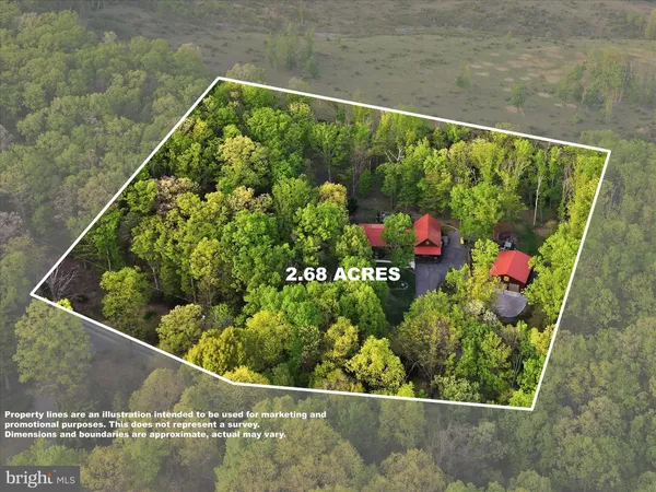 $699,900 | 330 Sideling Mtn Drive, Paw Paw, WV 25434