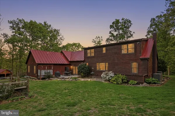 $699,900 | 330 Sideling Mtn Drive, Paw Paw, WV 25434