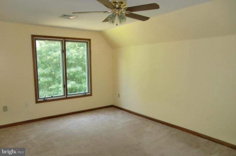 743 Manor Road Front Royal, VA 22630 - Photo 5 of 11 Bedroom #2