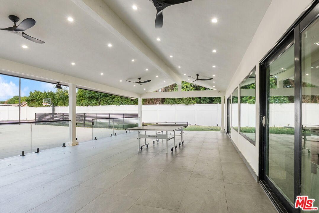 17211 Parthenia Street Northridge, CA 91325 - Photo 11 of 58