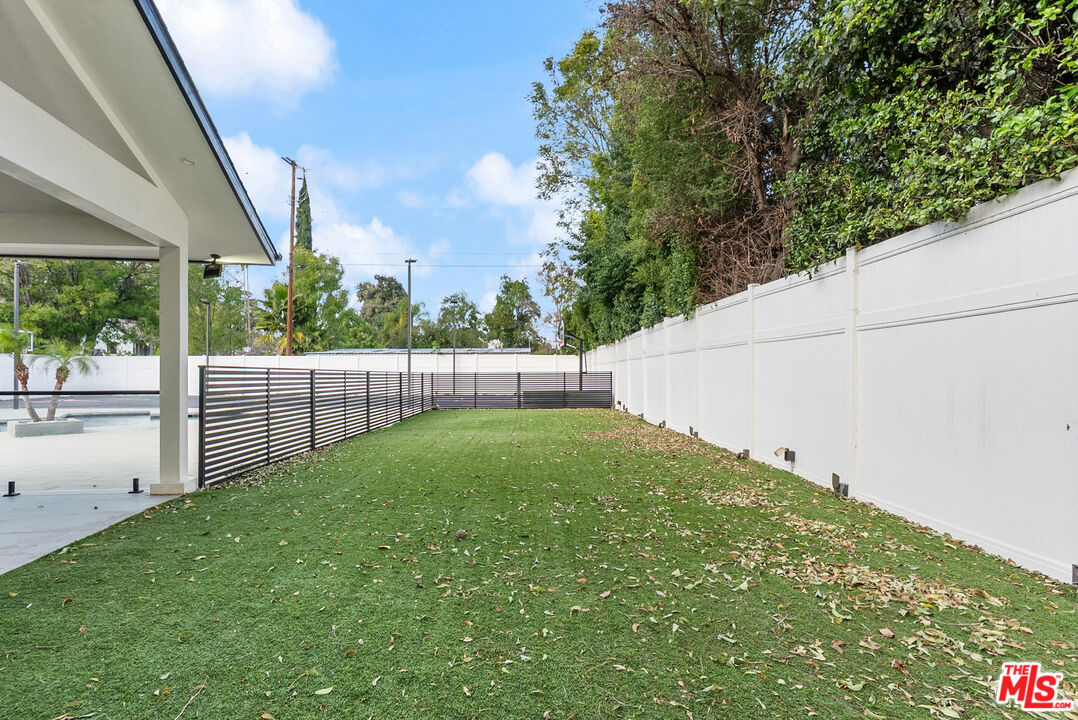 17211 Parthenia Street Northridge, CA 91325 - Photo 13 of 58