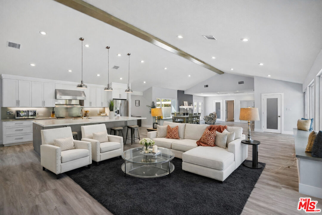 17211 Parthenia Street Northridge, CA 91325 - Photo 14 of 58